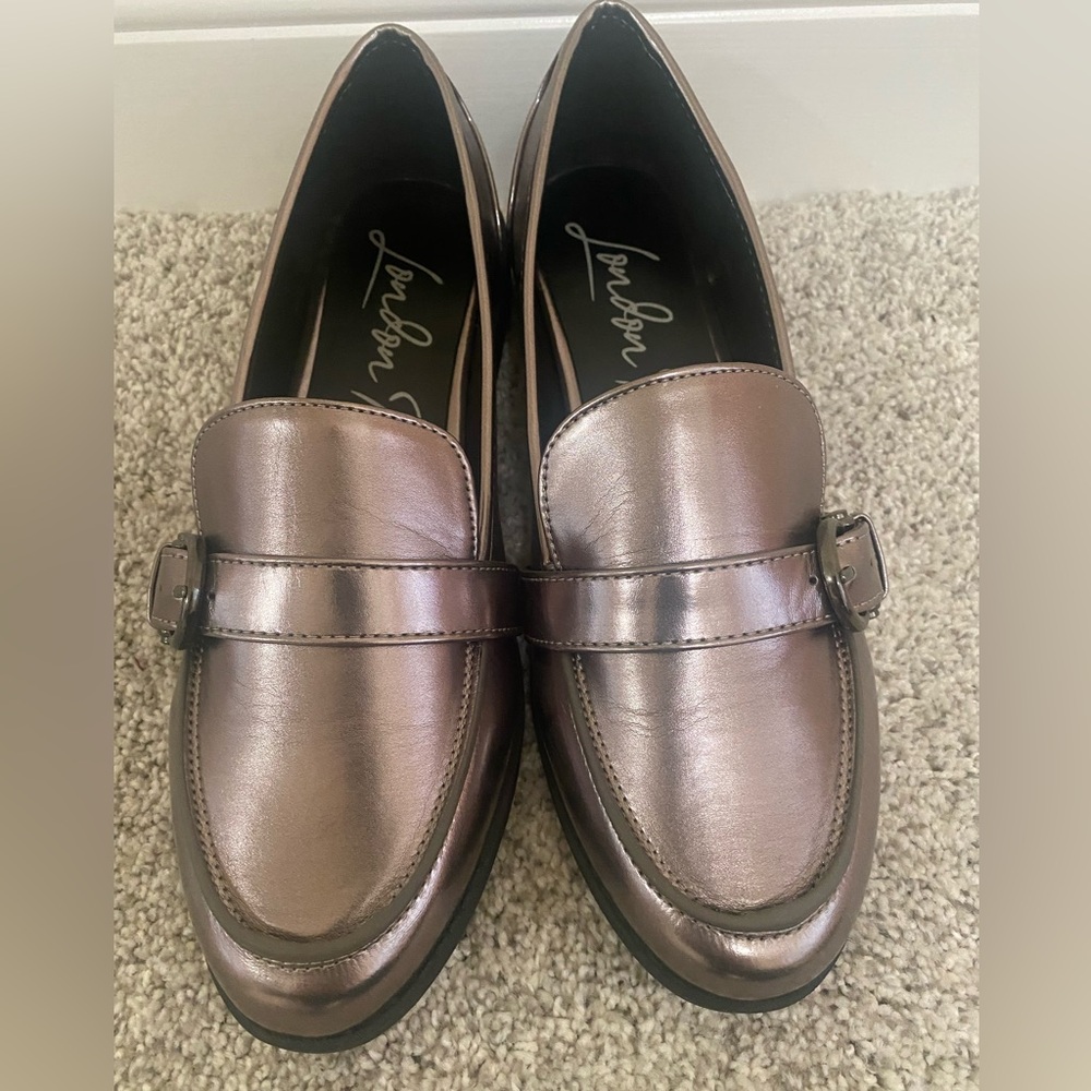 American Rag Bronze Loafers 9 M New - Picture 2 of 4
